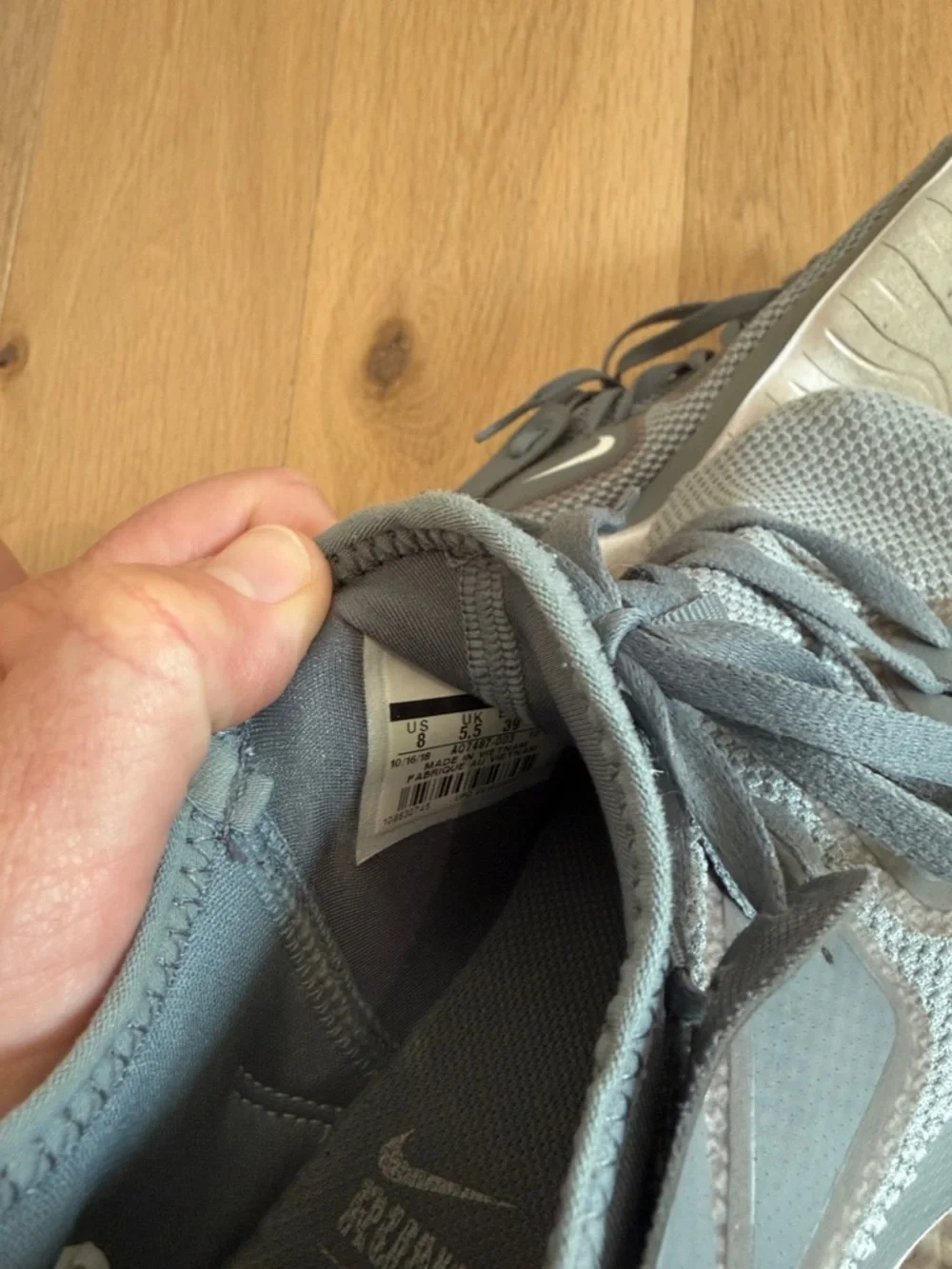 Nike Flex Grey Knit Flex Training Shoes with White Swoosh - Picture 5 of 6